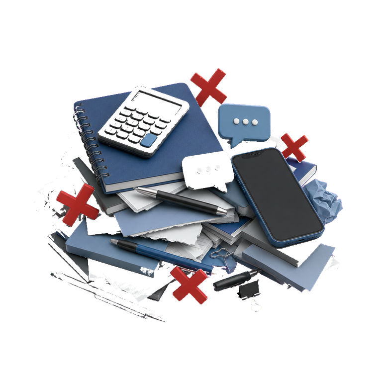 Escritorio desordenado con cuadernos, calculadora y celular